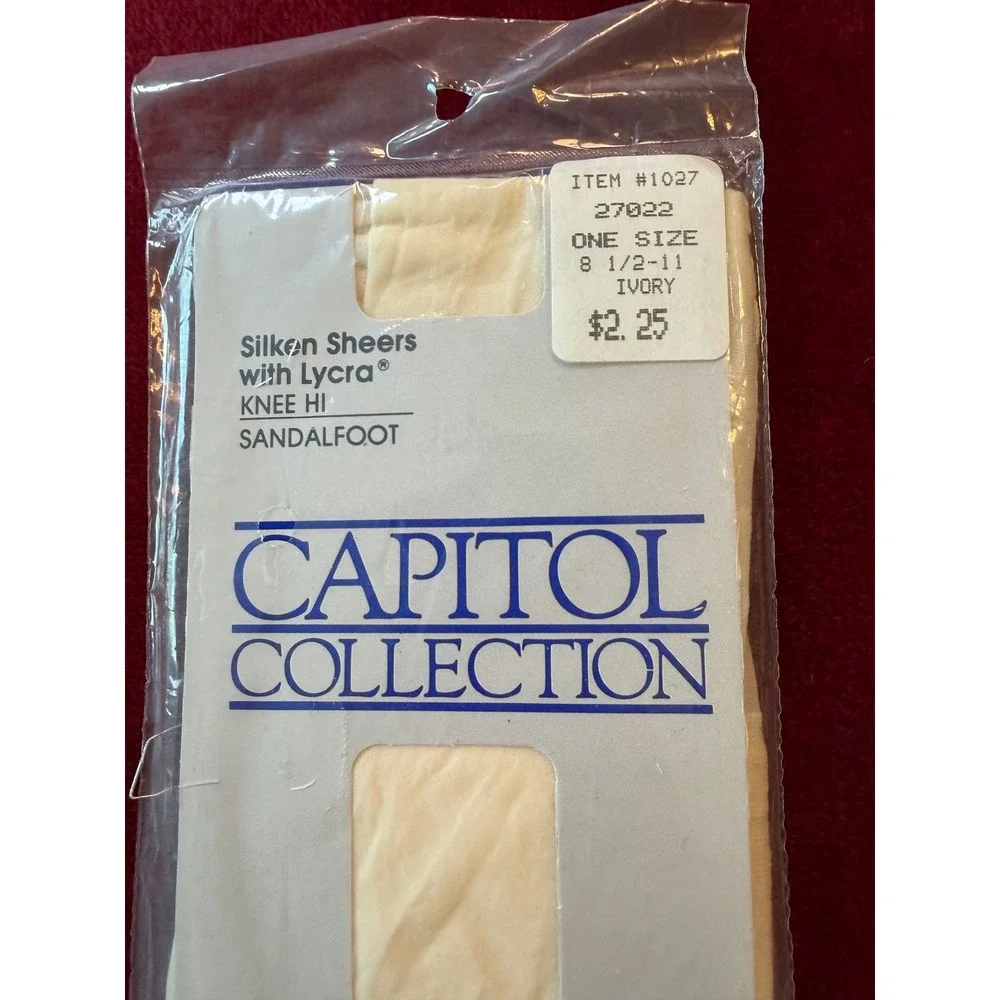 Capitol Collection‎ Silken Sheers Knee High Sandalfoot Ivory Stockings NIP 1027